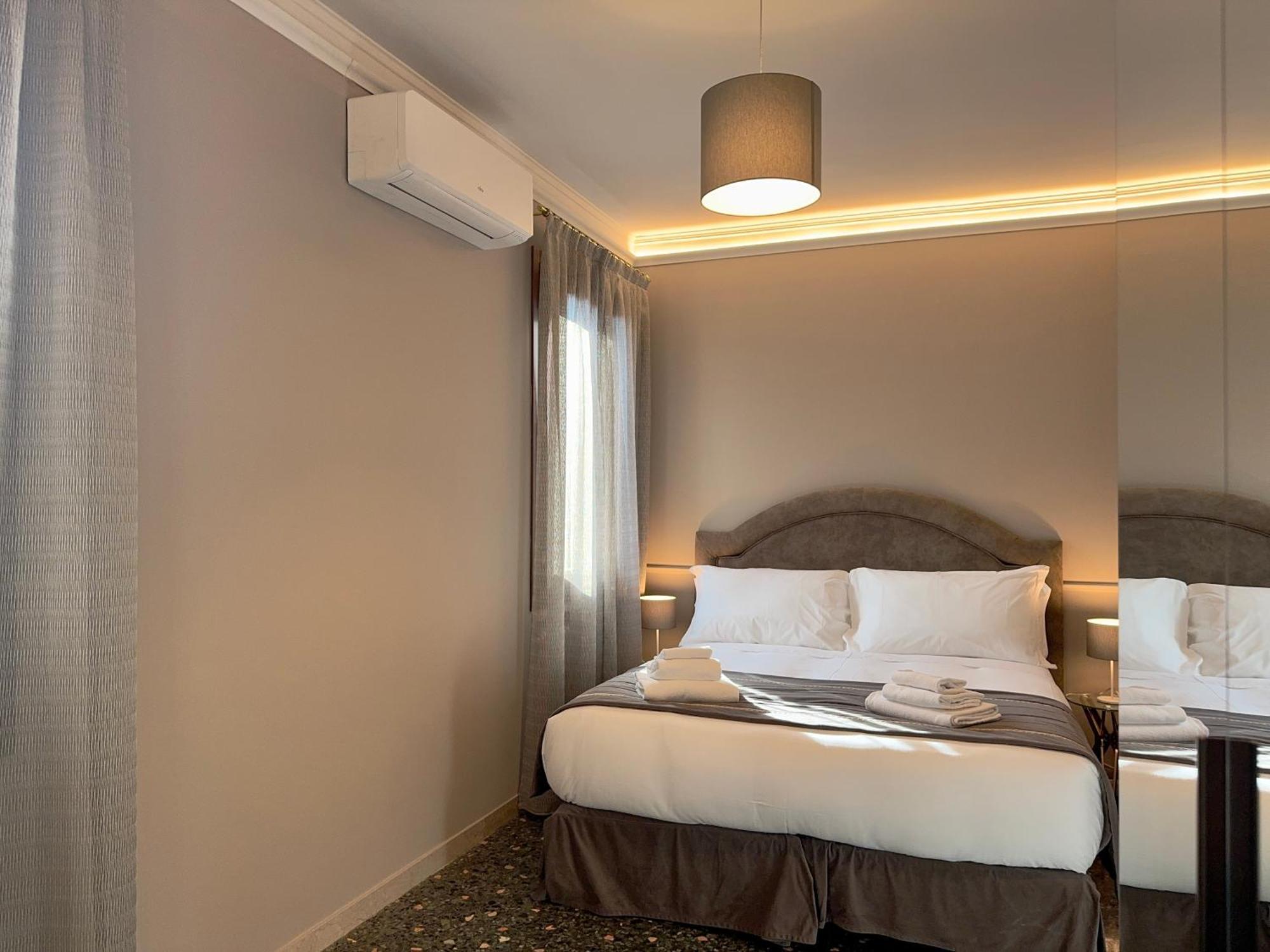 San Vio Palace Luxury Apartments Venice Exterior photo